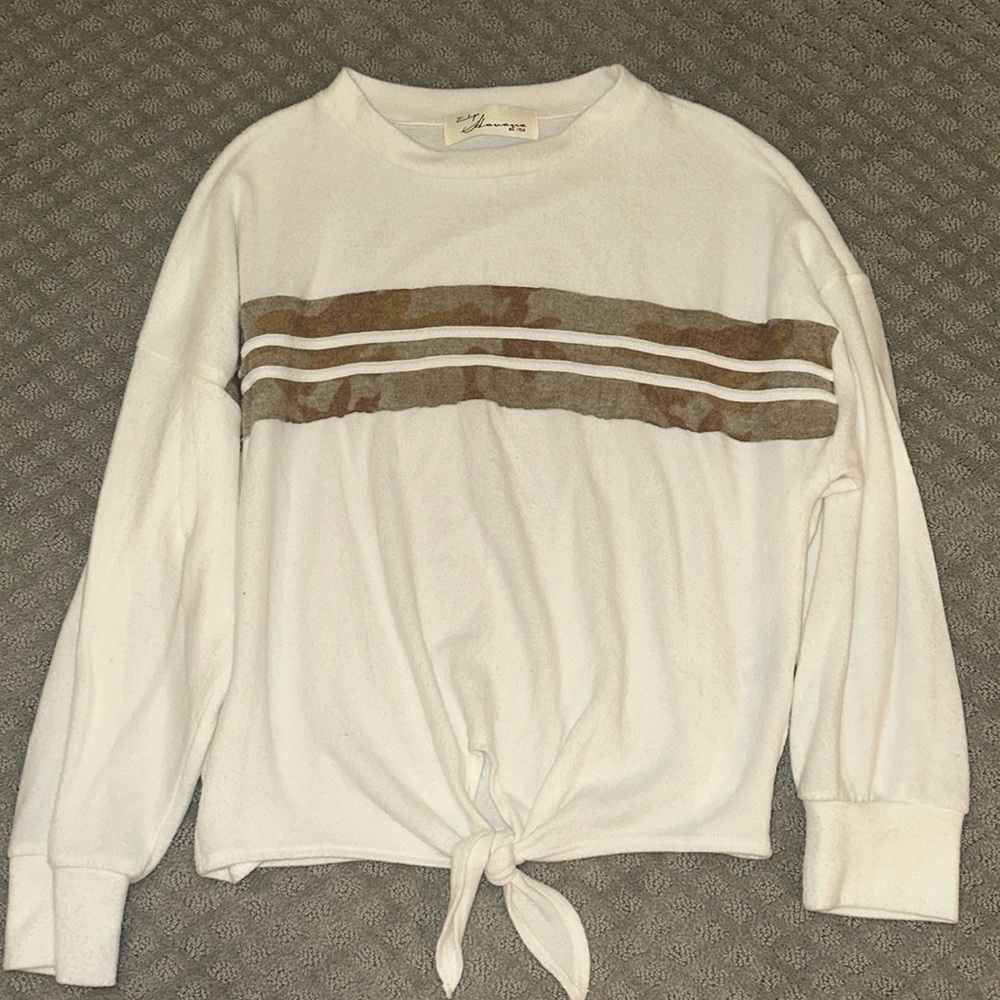 Soft cashmere tie at bottom sweatshirt shirt. Size medium vintage Havana